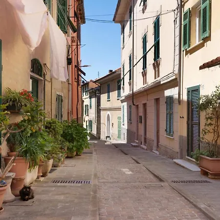 Hemingway's Shelter * La Spezia