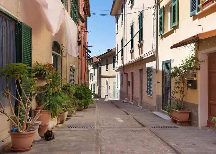 Hemingway's Shelter * La Spezia