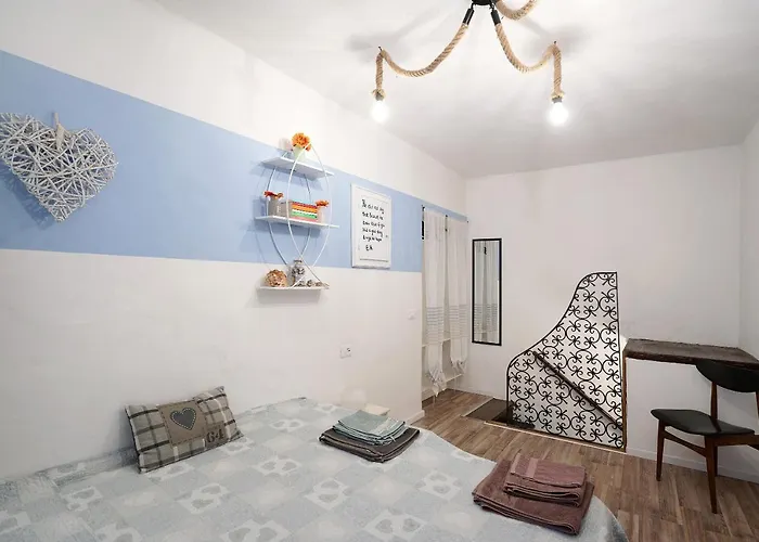 Hemingway's Shelter Semesterbostad *